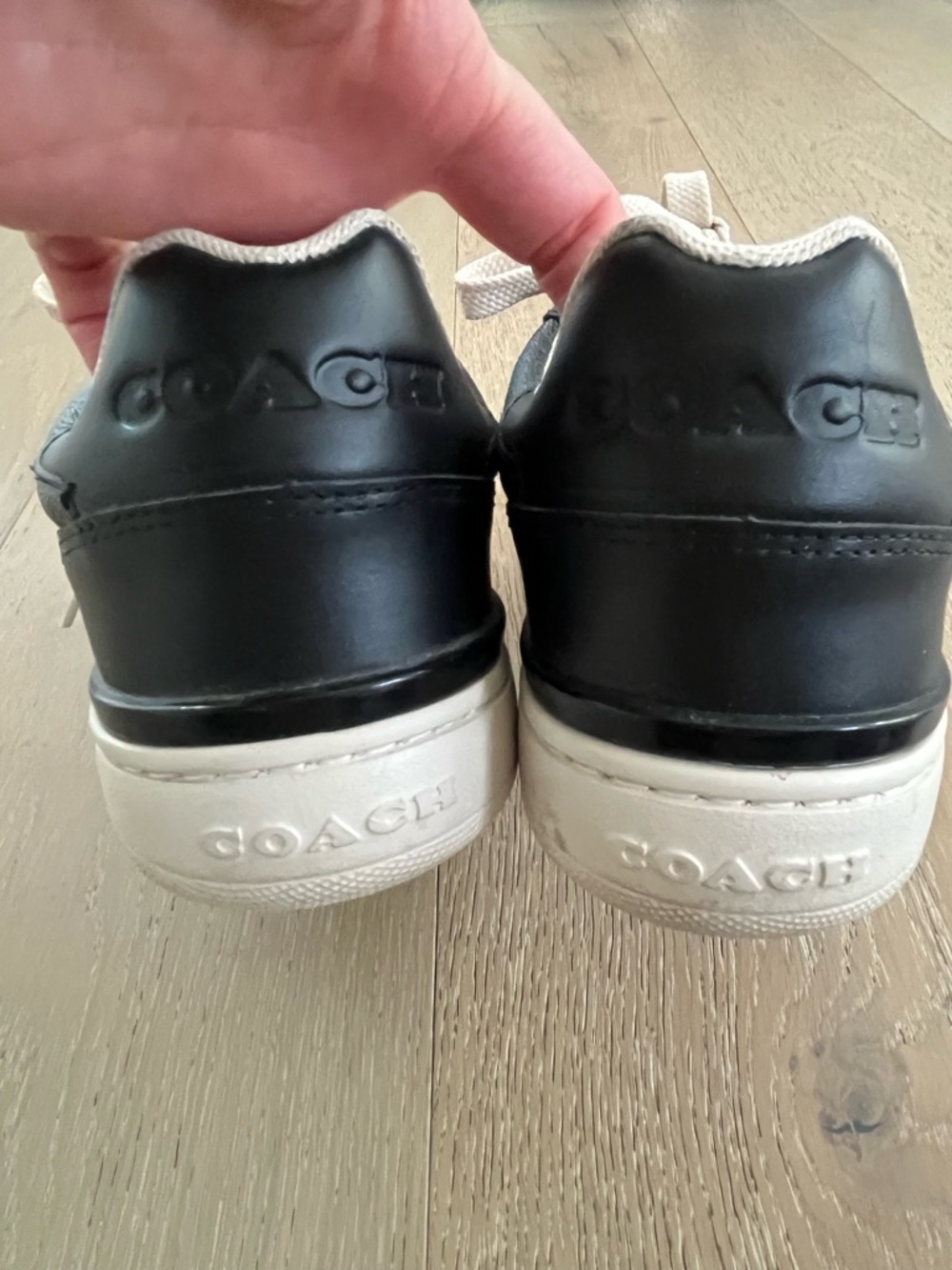 Coach Men’s Clip Court Low Top Sneakers in Black Logo Canvas and Leather Sz 9 - Picture 8 of 9